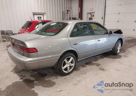 1998 Toyota Camry Le V6 z USA, uszkodzony, nr VIN JT2BF22K3W0122080